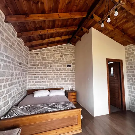 Pensjonat Ballkoni I Gorices 3*